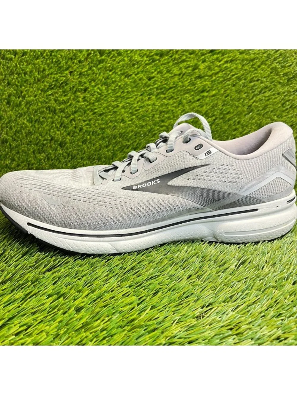 Brooks Ghost 15 Mens Size 12.5 Gray Athletic Running Walking Shoes Sneakers
